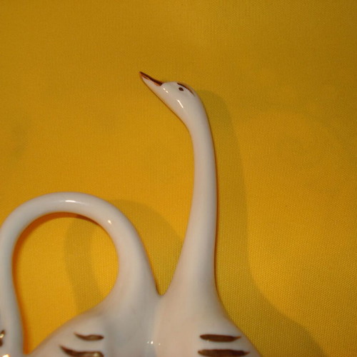 Decorative porcelain swans like new