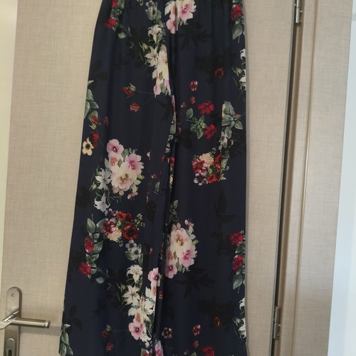 Floral Palazzo Pants like new, size Medium, navy blue