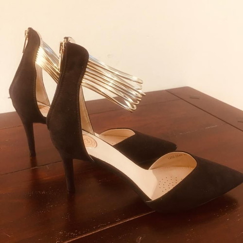 High-heeled shoes like new, black pumps size 41