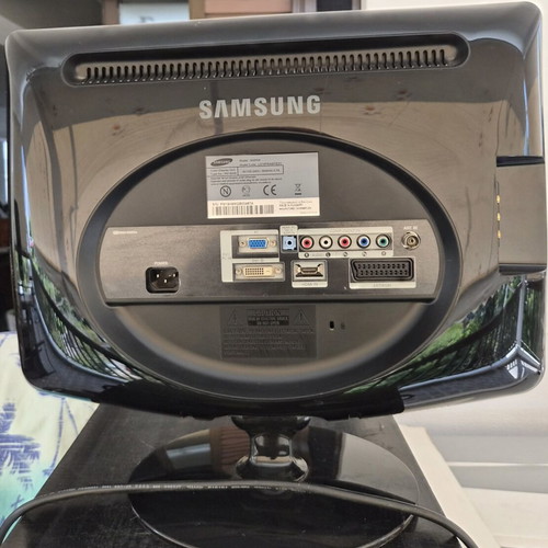Samsung SyncMaster 932MW 19" LCD Monitor TV used, multiple inputs