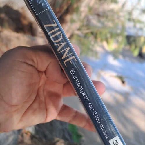 Zidane DVD documentary used, original product with subtitles