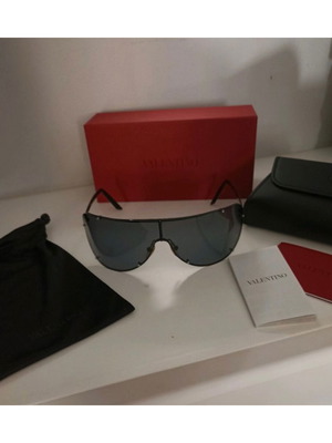 Valentino Shield γυαλιά ηλίου σαν καινούργια, μαύρος μεταλλικός σκελετός με στρας