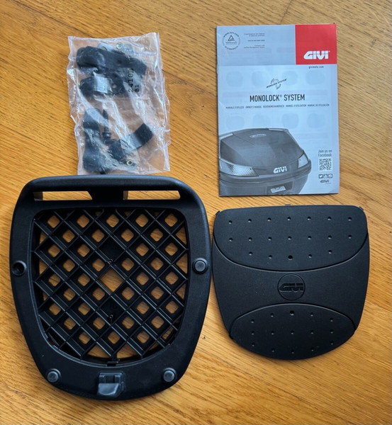 GIVI ΒΑΣΗ MONOLOCK UNIVERSAL Καινούρια