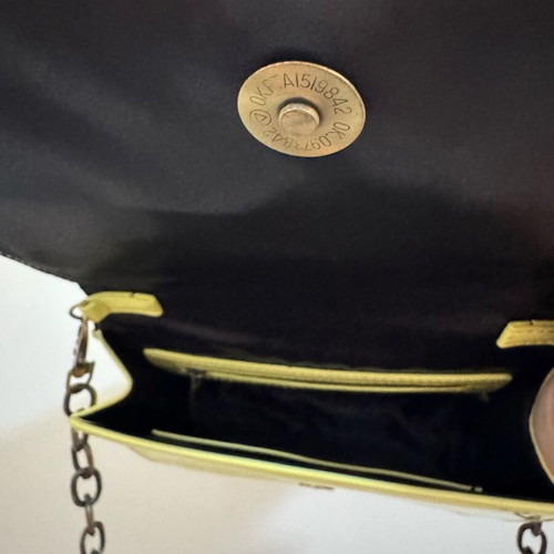 Darling patent leather shoulder bag used, yellow with chain
