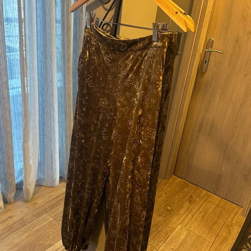 Zara pants gold like new, XS size