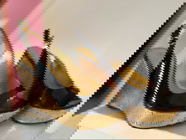 ΠΛΑΤΦΟΡΜΕΣ GUESS