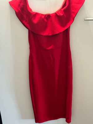 Φόρεμα Zara midi μεταχειρισμένο, μέγεθος medium, κόκκινο