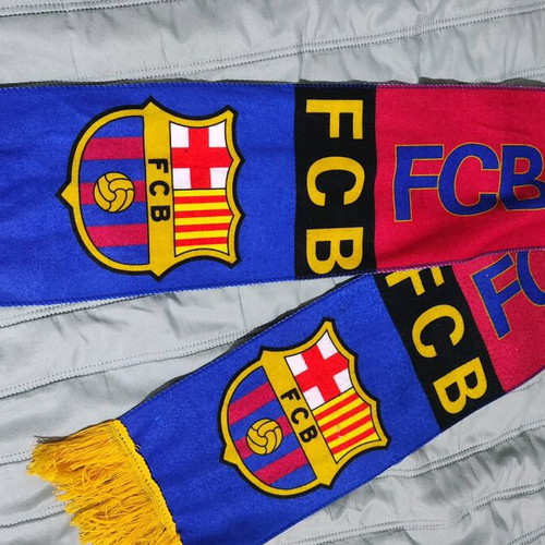 Barcelona scarf like new