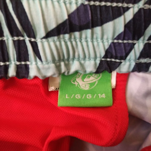 Quiksilver swim shorts for boys 12-14 years like new, multicolor