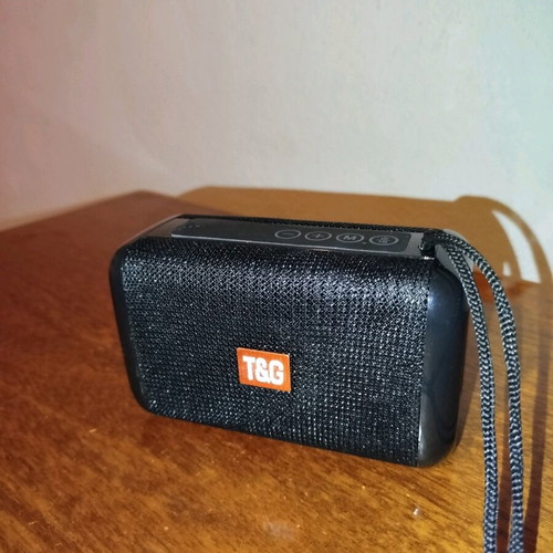 T&G speaker like new, fully functional