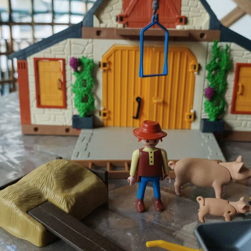 Playmobil 3072 αγροτικό σετ μεταχειρισμένο, πολύ καλή κατάσταση με μικρές ελλείψεις