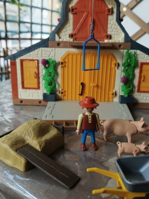Playmobil 3072 αγροτικό σετ μεταχειρισμένο, πολύ καλή κατάσταση με μικρές ελλείψεις