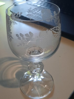 Crystal wine glasses set of 12, new