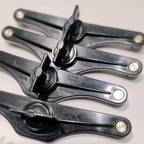 Locking clips for PC case like new