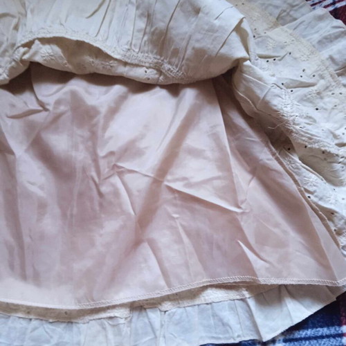 Girls' skirt like new, summer with cutout flower design beige