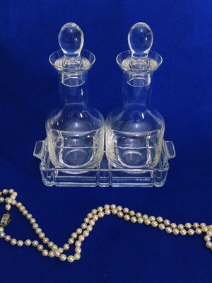 RCR lead crystal Italy oil and vinegar set like new