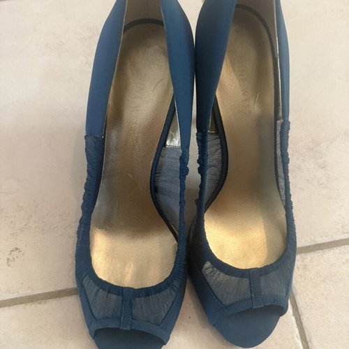 Nine West peep toe suede women's heels used, turquoise