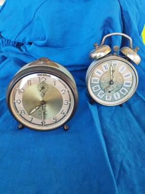 Wind-up clocks used, old, functional