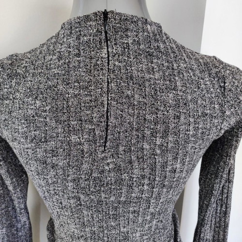 Rib Pullover new with opening size M