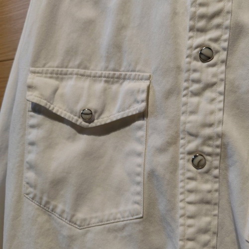 White shirt like new, size M, denim-like fabric