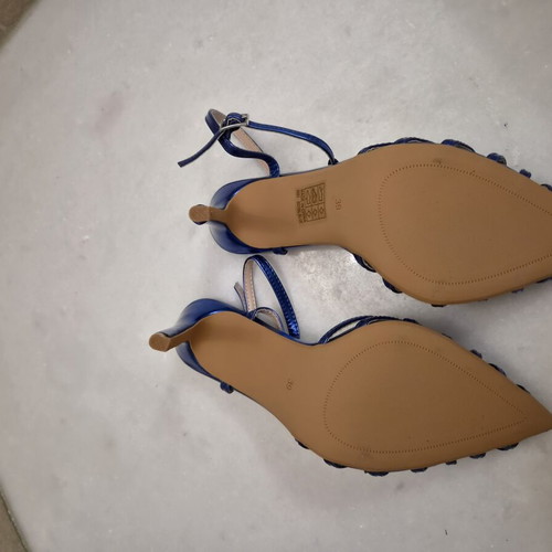 Ideal Shoes blue pointed toe sandals new, 12cm heel