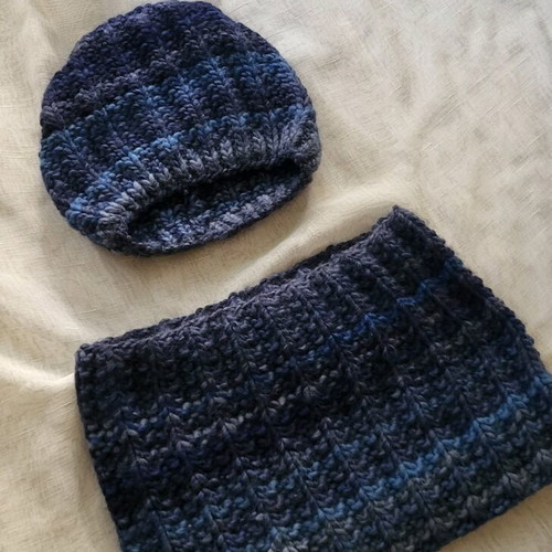 Scarf and hat set like new