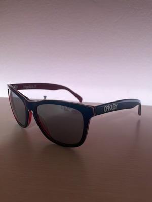 Oakley Frogskins LX sunglasses like new, blue and silver