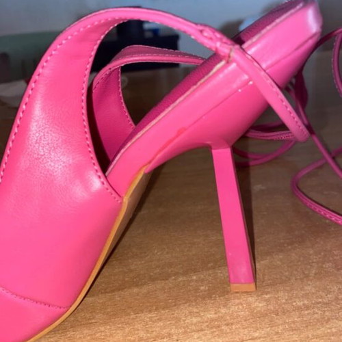 Misspap fuchsia pointed pumps like new, size 39