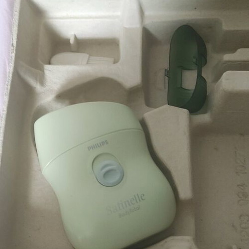 Satunelle Philips shaving machine new