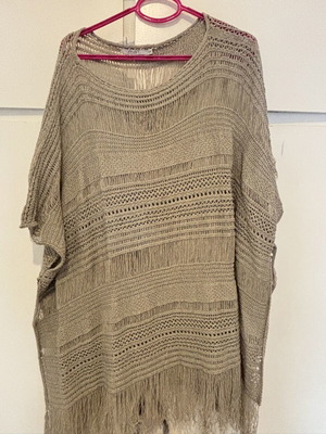 Mat poncho sweater thin knit beige like new