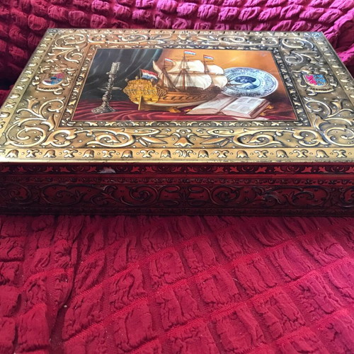 Vintage Verkade embossed metal biscuit tin used, 1940-1950