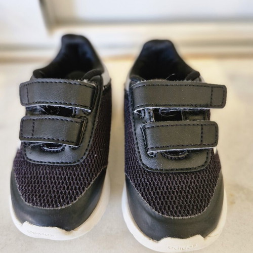Adidas baby sneakers size 21 like new