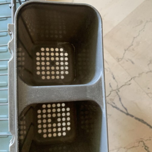 Dish rack used, functional and in very good condition