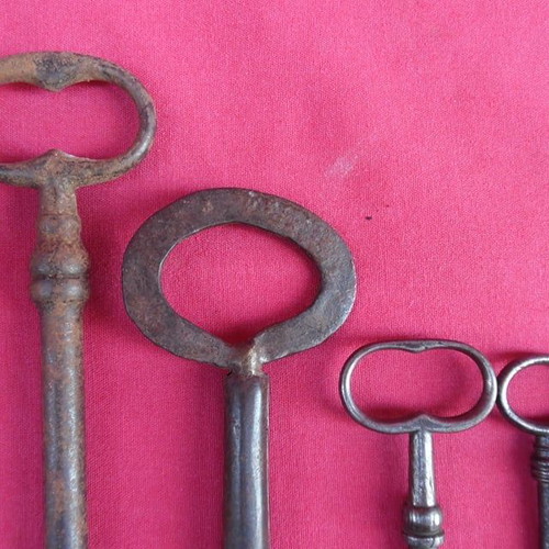 Old keys used, set of eight
