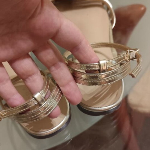 Gold flat sandals size 39 used, comfortable and light