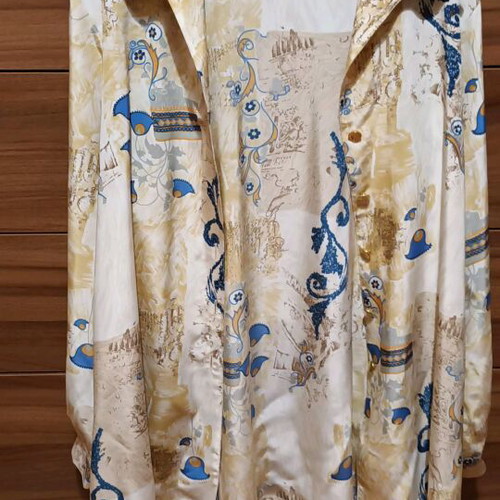 Tunic shirt like new, size L, with gold buttons