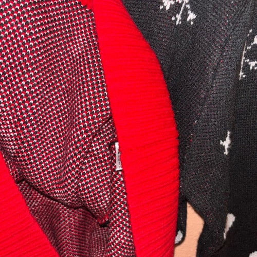 Winter sweater like new, size 2XL, black and red