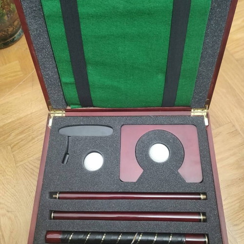 Golf set used in wooden portable case