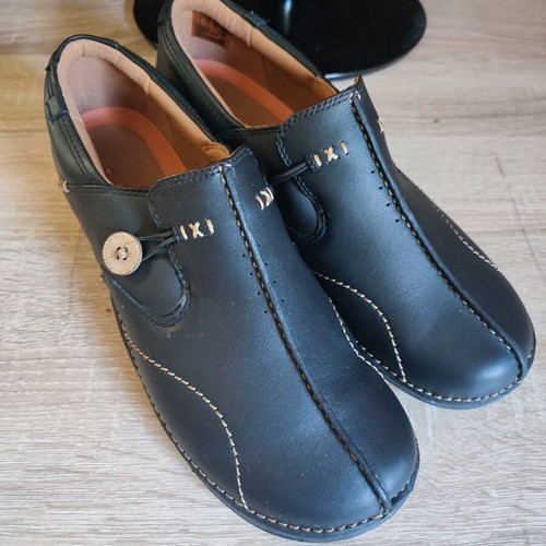 Clarks Un Loop black leather anatomical shoes, new, size 42