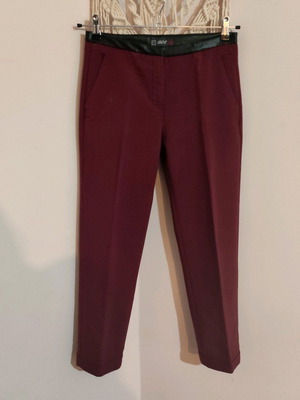 Divine women's bordeaux pants like new, size M 38 10