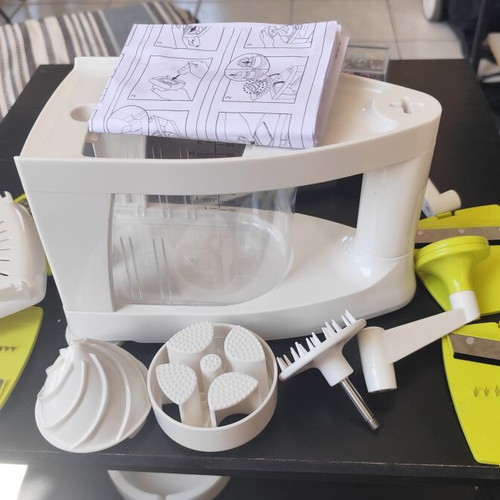 Ernesto Multi Slicer with 4 Cutting Inserts and Juicer