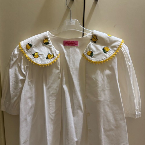 Karavan shirt white like new with collar motif