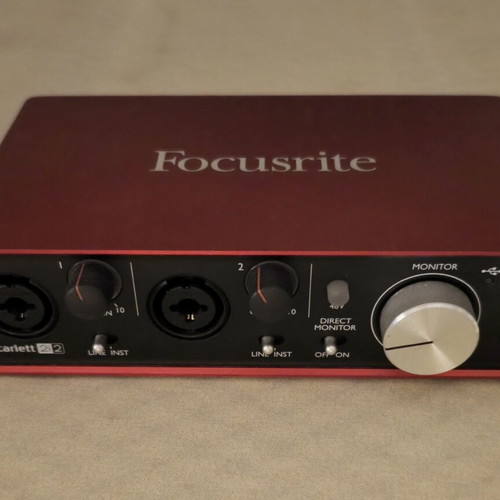 Focusrite Scarlett 2i2 2nd Generation Audio Interface like new