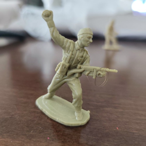 Vintage military figures used, pack of 24, 70s-80s Airfix and others