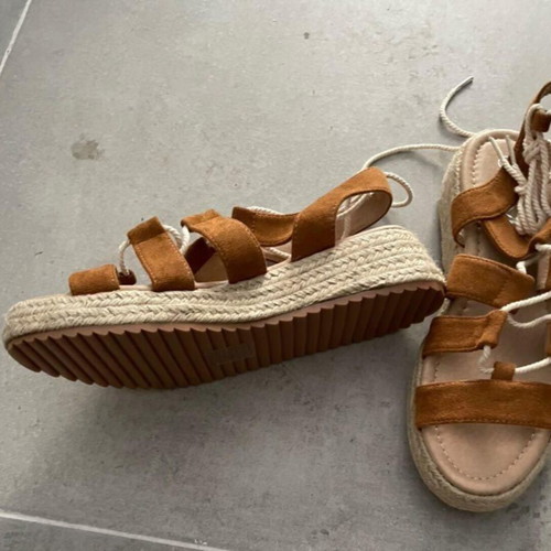 Flatform sandals like new, camel suede with espadrille sole