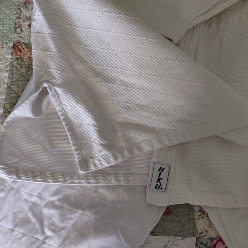 Judo/Aikido uniform like new, size 180, cotton canvas fabric