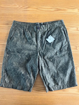 Bershka Bermuda shorts with palm print new, size 42 waist