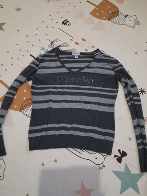Γυναικείο ριγωτό πουλόβερ Calvin Klein με στρας σαν καινούργιο, γκρι
