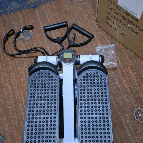 Mini stepper new with resistance bands, handles and hand straps, unused