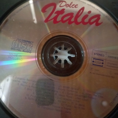 Dolce Italia collectible CD like new with romantic songs
